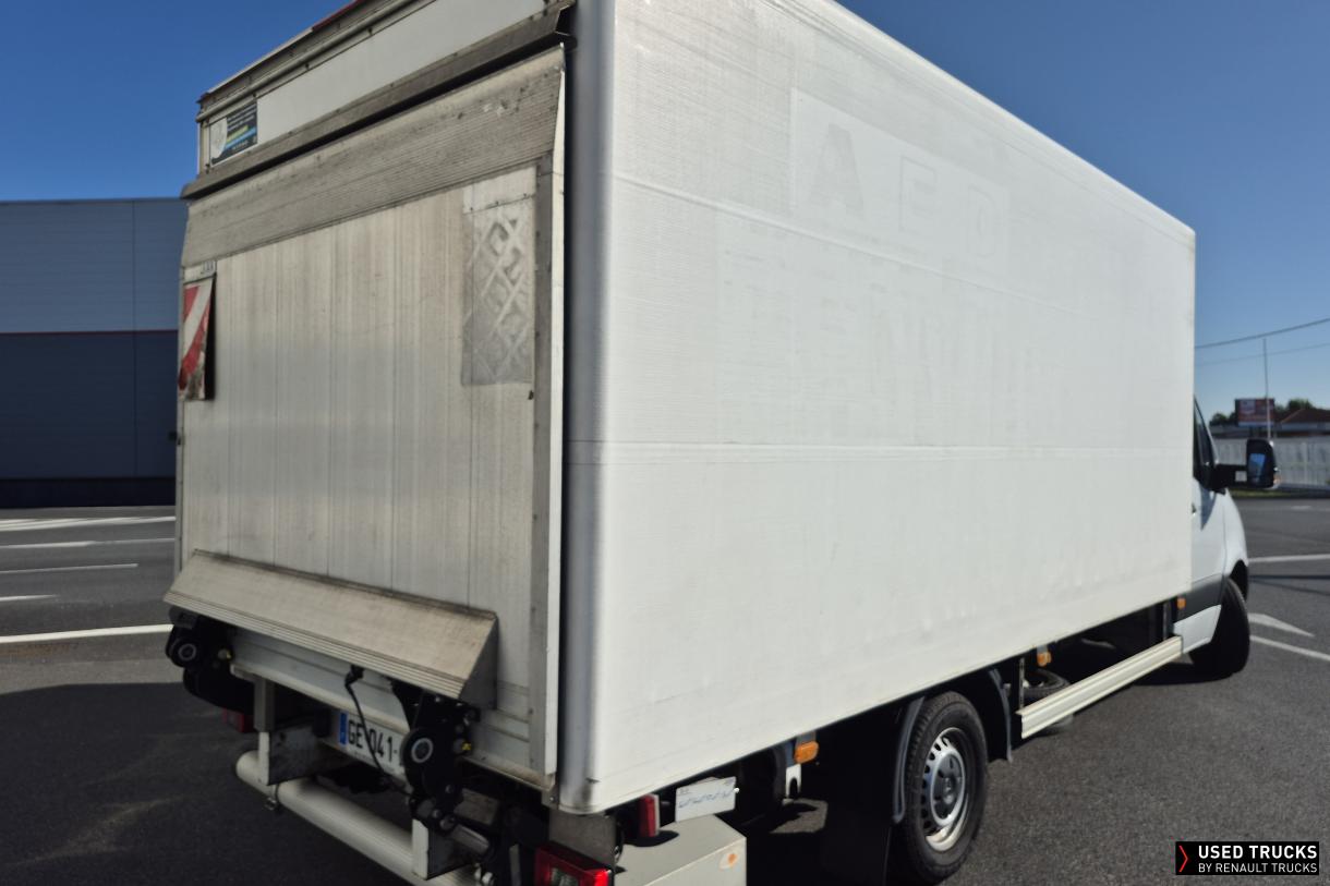 Mercedes-Benz Sprinter 163