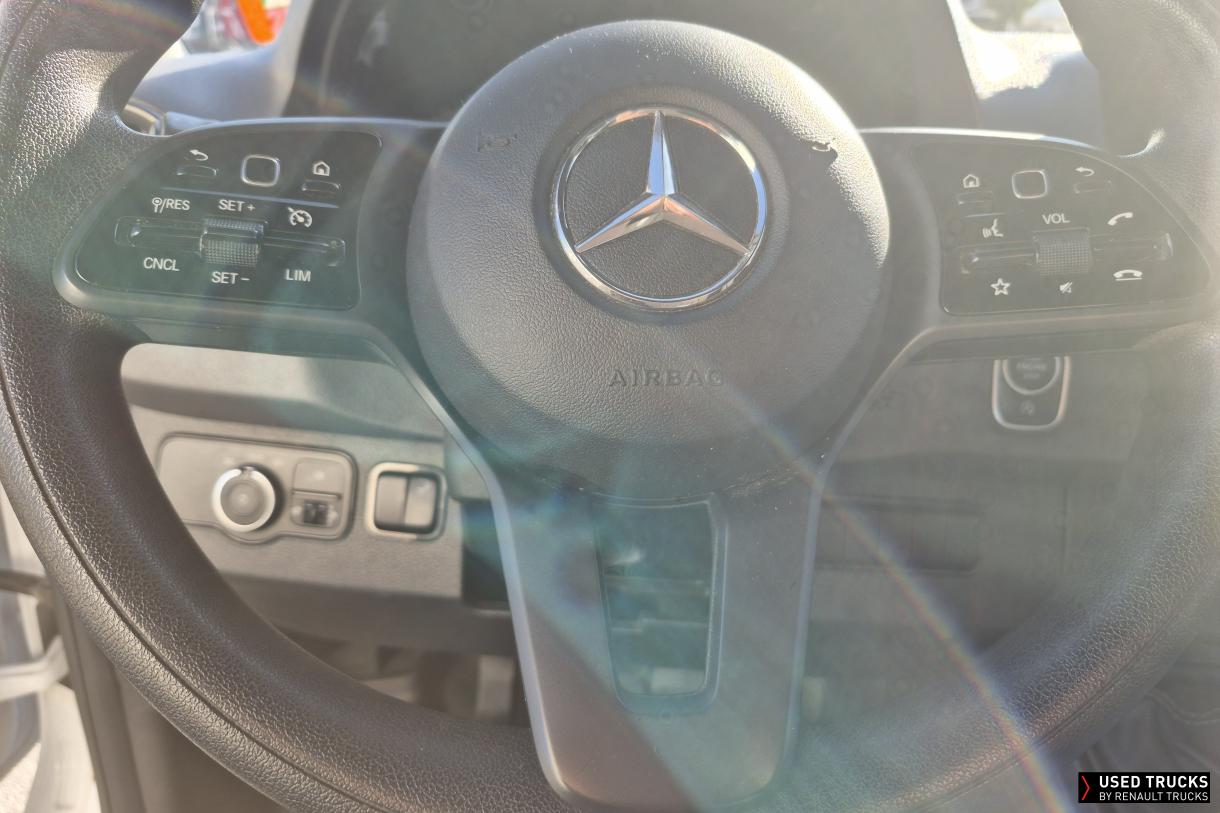 Mercedes-Benz Sprinter 163