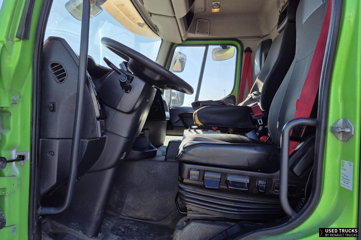 Renault Trucks D Wide 320