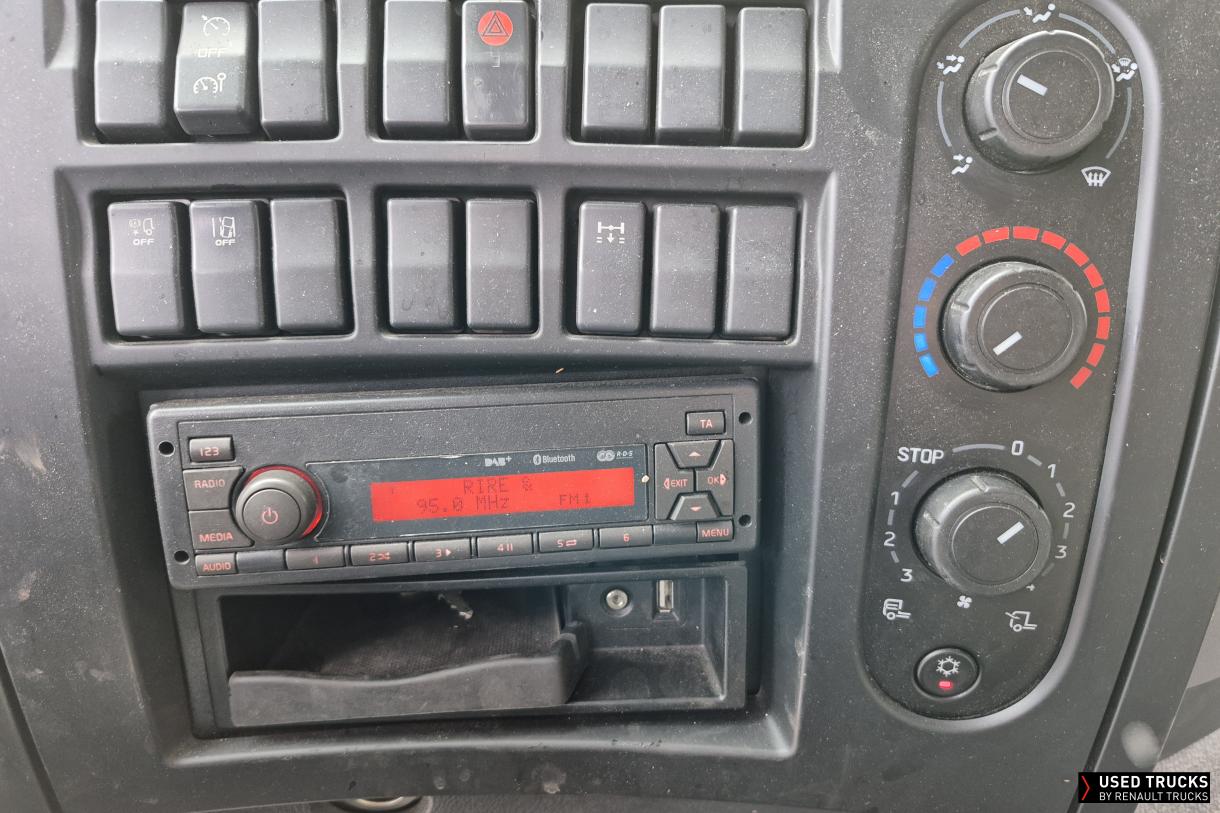 Renault Trucks D Wide 320