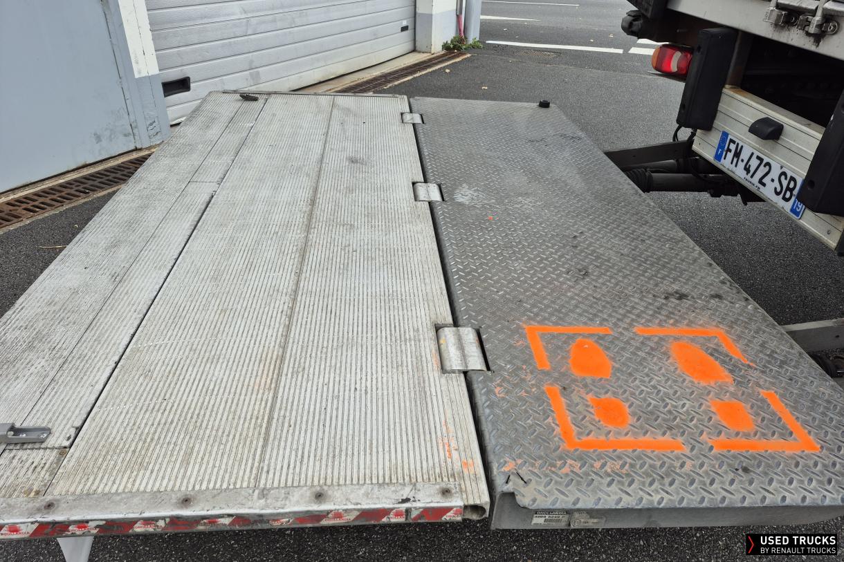 Renault Trucks D Wide 320