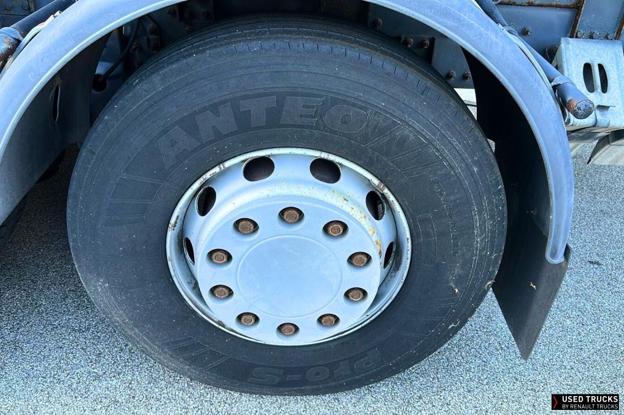 Renault Trucks Premium 360