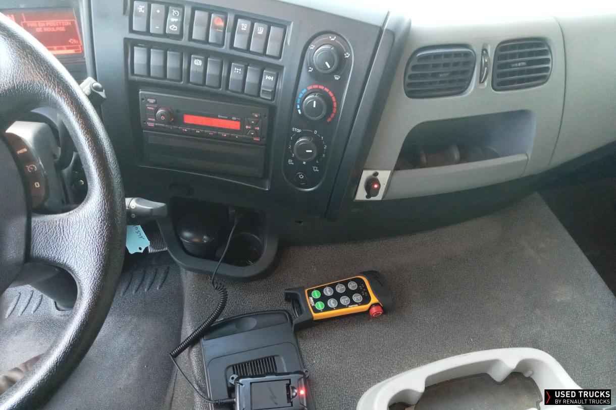 Renault Trucks D Wide 320