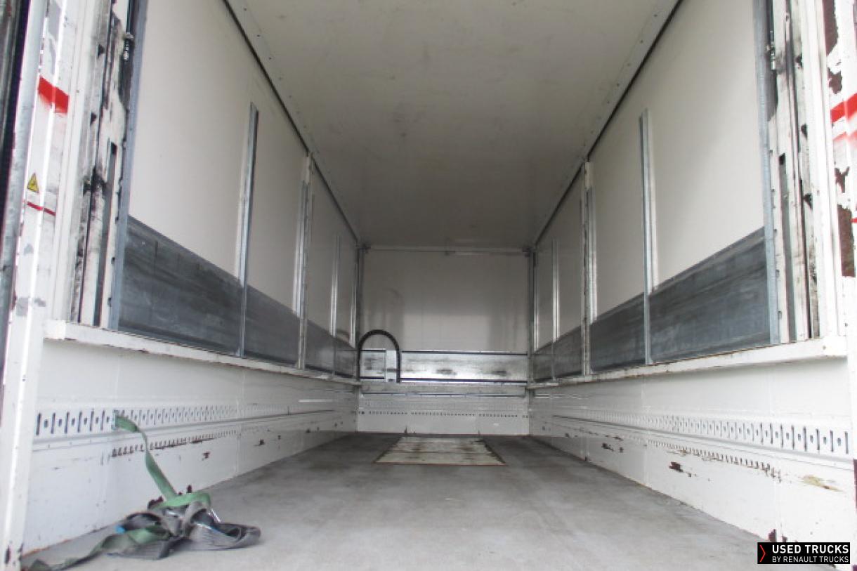 Renault Trucks D Wide 320