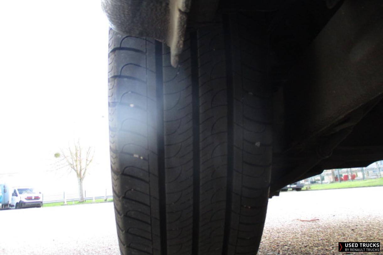 Renault Trucks Trafic 170