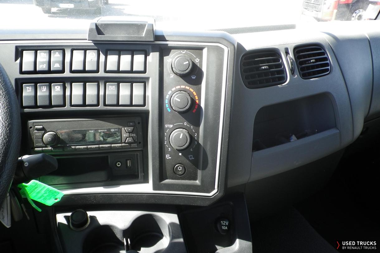 Renault Trucks D Wide 210