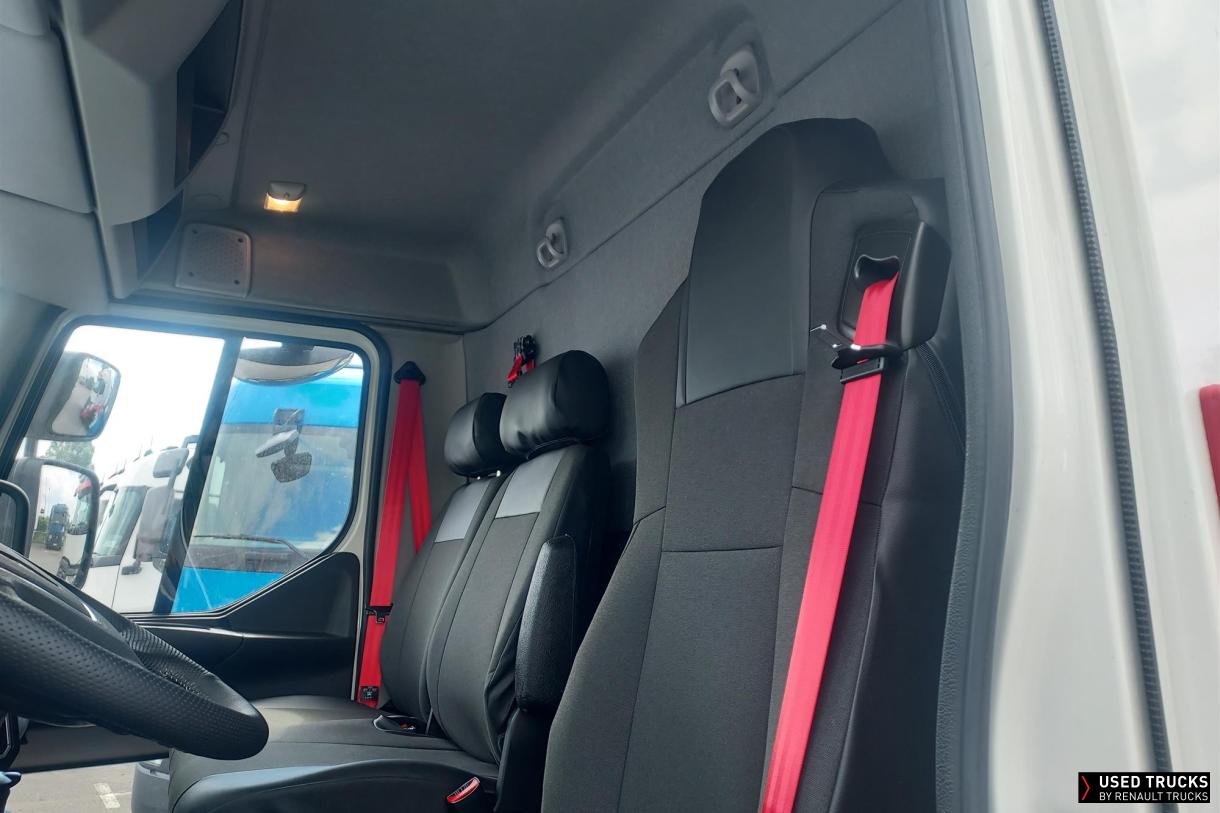 Renault Trucks D Cab 2.1 240