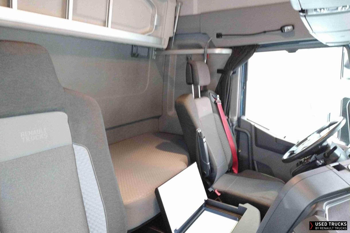 Renault Trucks T High 
